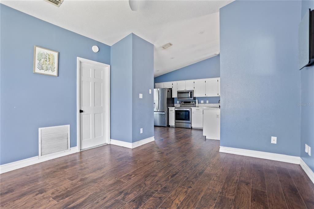 For Sale: $450,000 (4 beds, 3 baths, 1735 Square Feet)