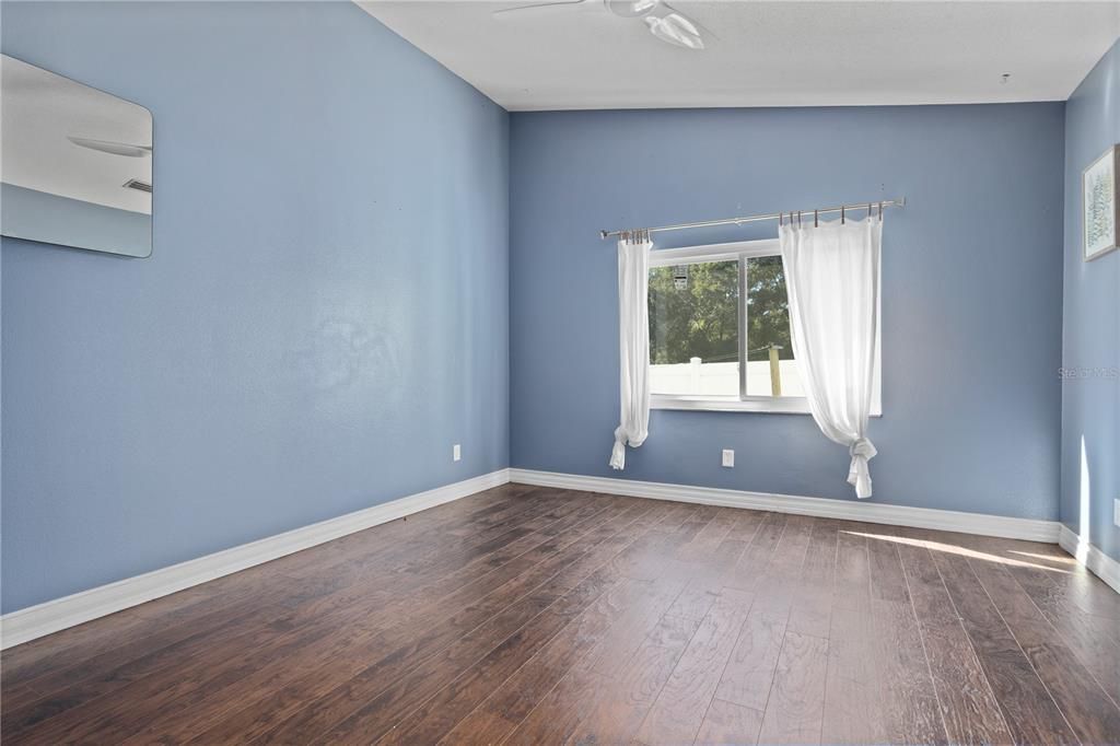 For Sale: $450,000 (4 beds, 3 baths, 1735 Square Feet)