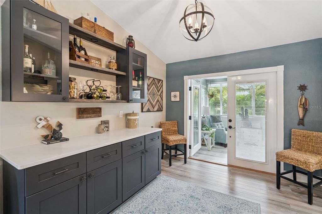 Под контрактом: $824,900 (3 спален, 2 ванн, 2288 Квадратных фут)