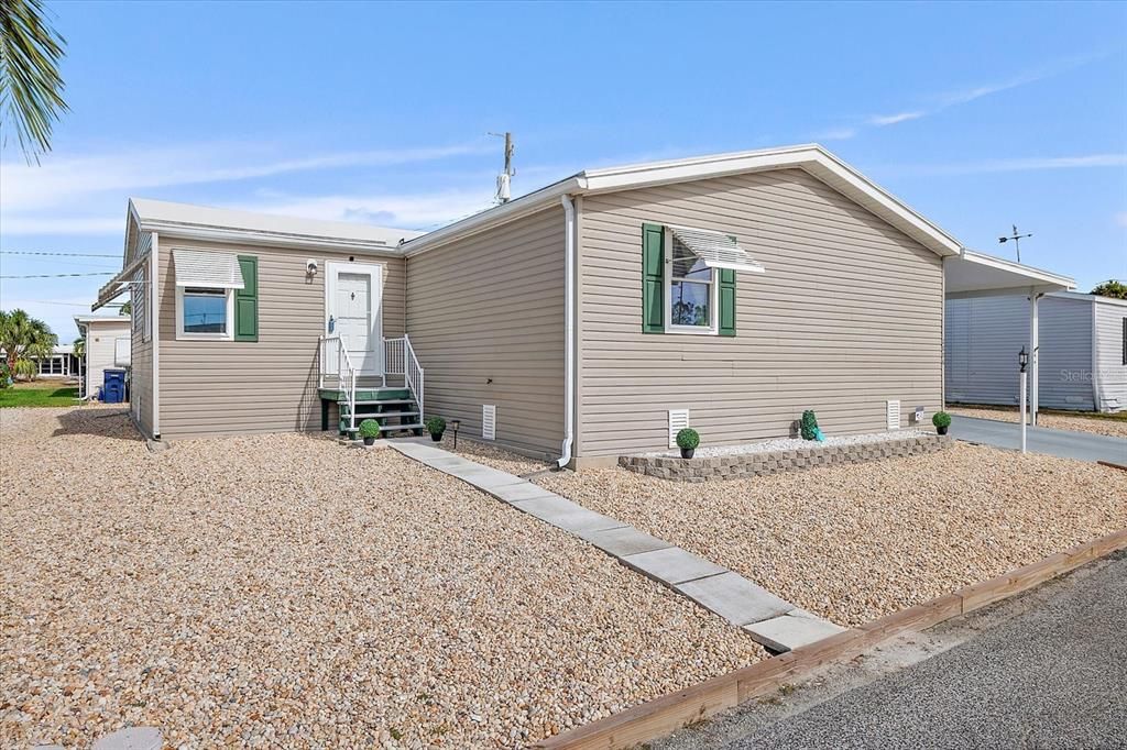 待售: $255,000 (3 贝兹, 2 浴室, 1702 平方英尺)