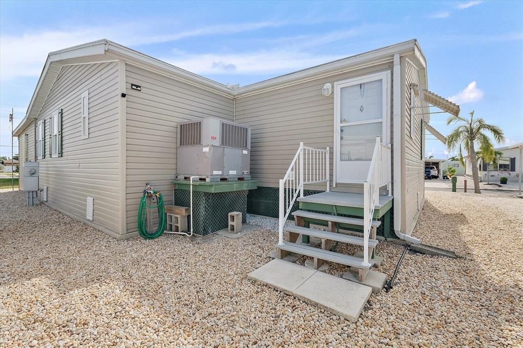 待售: $255,000 (3 贝兹, 2 浴室, 1702 平方英尺)