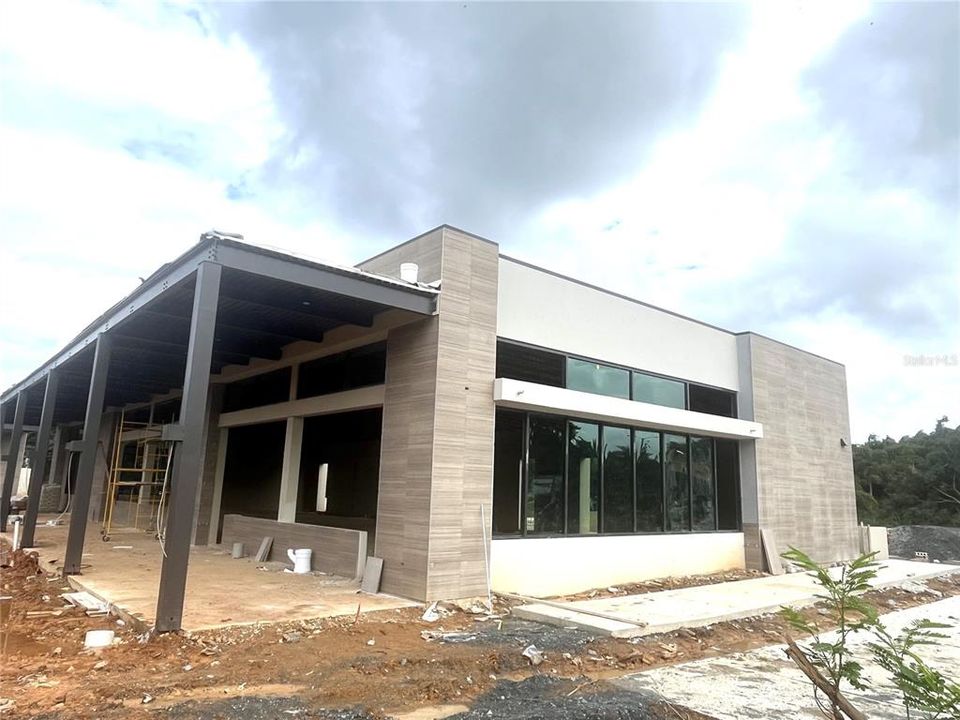 En Venta: $1,225,000 (3 camas, 3 baños, 3000 Pies cuadrados)