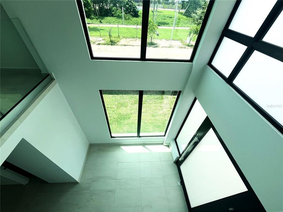 En Venta: $1,225,000 (3 camas, 3 baños, 3000 Pies cuadrados)