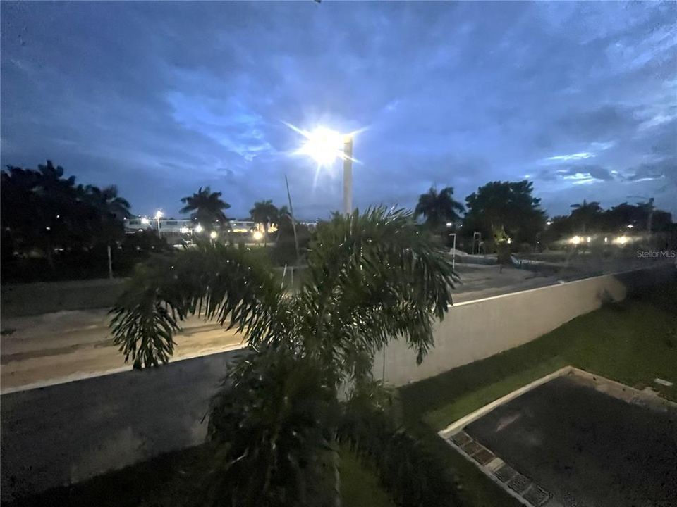 En Venta: $1,225,000 (3 camas, 3 baños, 3000 Pies cuadrados)