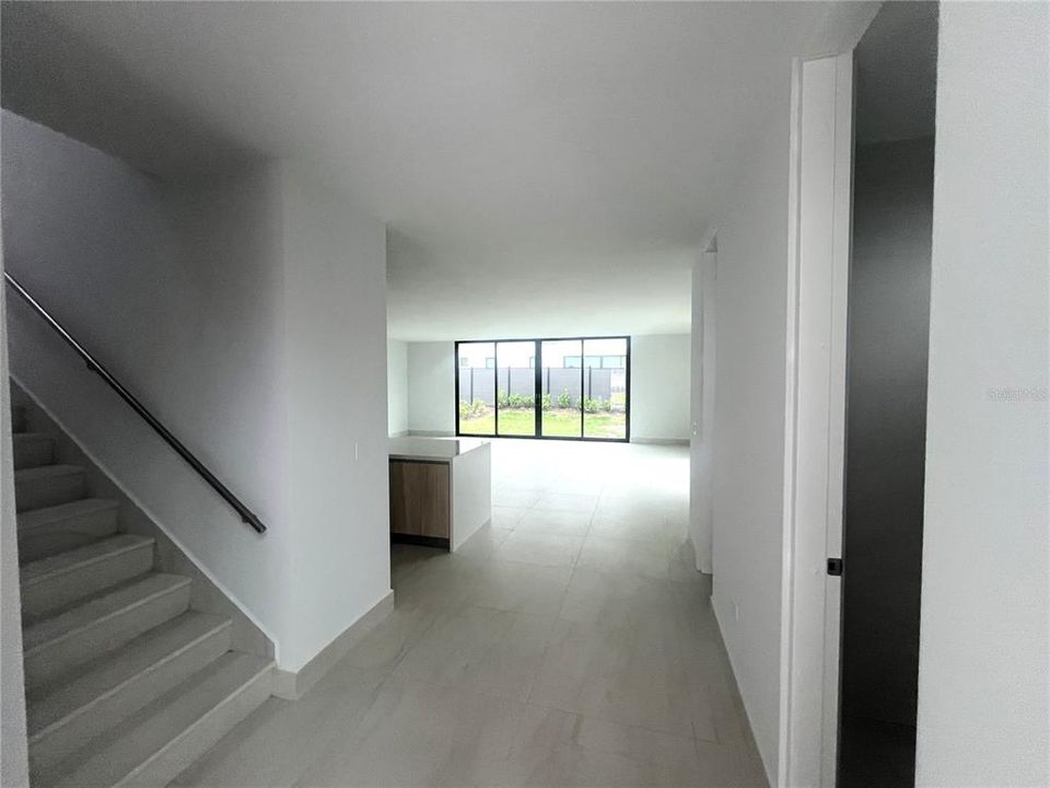 En Venta: $1,225,000 (3 camas, 3 baños, 3000 Pies cuadrados)