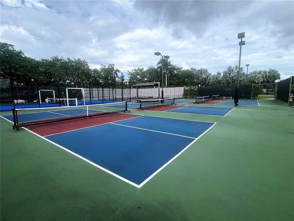 En Venta: $1,225,000 (3 camas, 3 baños, 3000 Pies cuadrados)