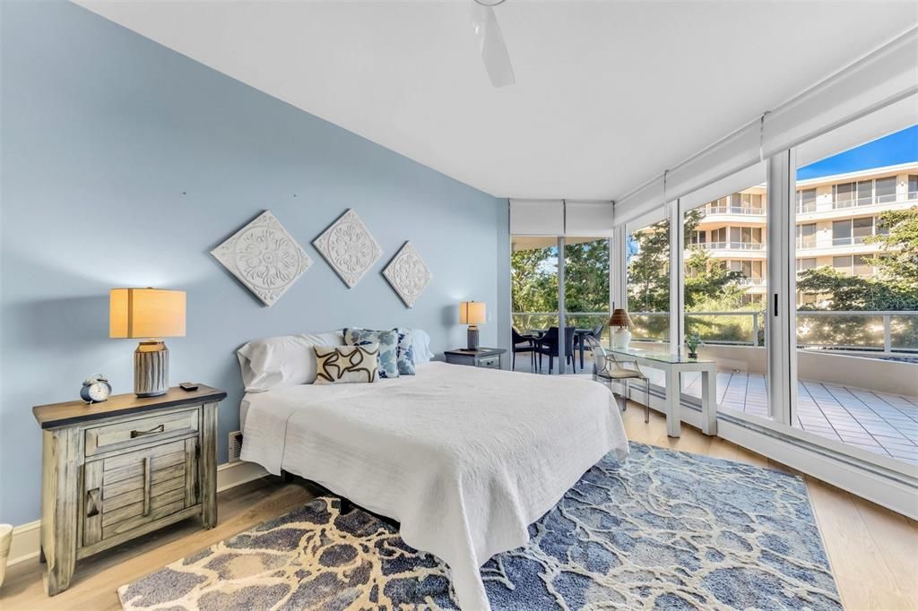 For Sale: $689,500 (2 beds, 2 baths, 1371 Square Feet)