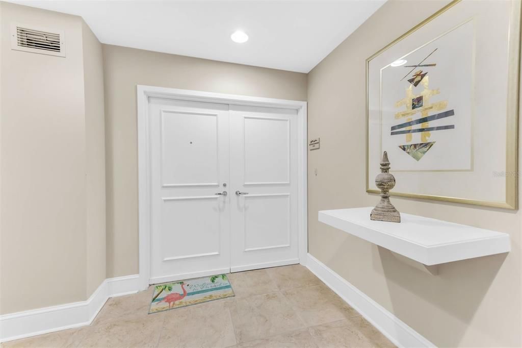 For Sale: $689,500 (2 beds, 2 baths, 1371 Square Feet)