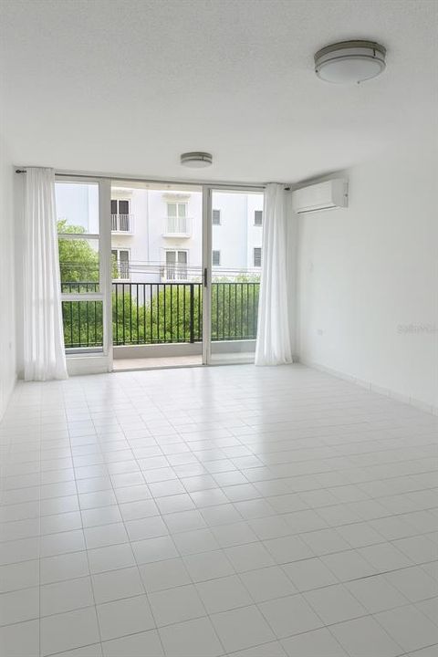 出租: $2,000 (3 贝兹, 2 浴室, 0 平方英尺)