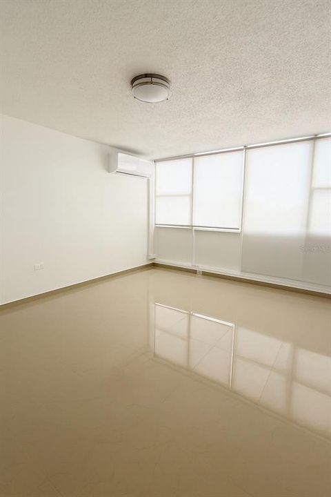 出租: $2,000 (3 贝兹, 2 浴室, 0 平方英尺)