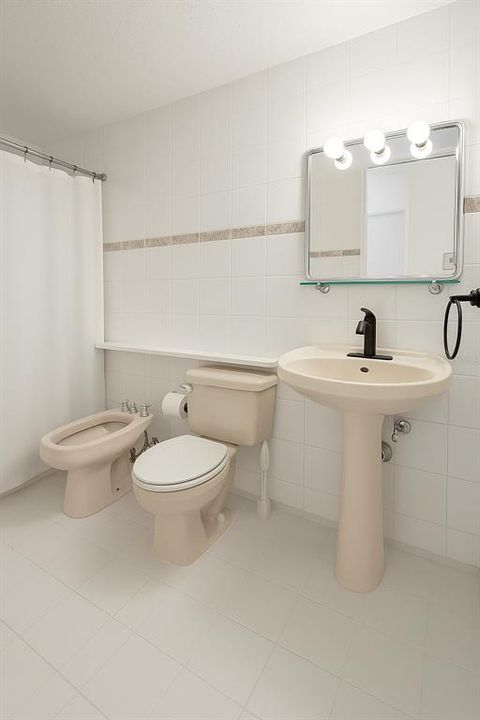 出租: $2,000 (3 贝兹, 2 浴室, 0 平方英尺)