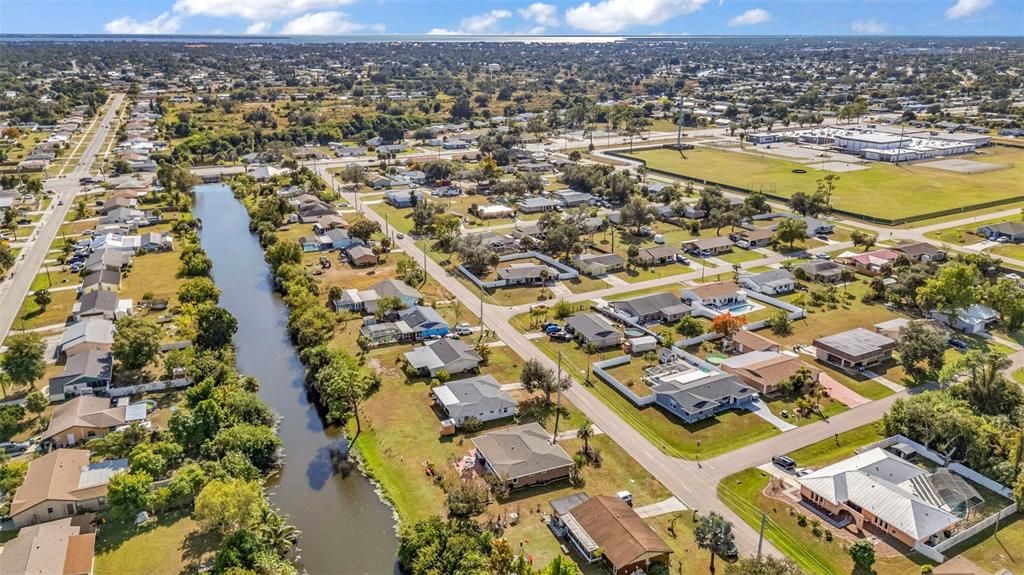 待售: $238,000 (2 贝兹, 2 浴室, 1319 平方英尺)