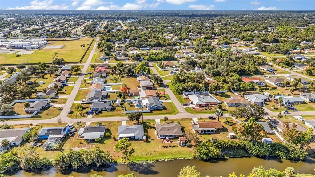 待售: $238,000 (2 贝兹, 2 浴室, 1319 平方英尺)