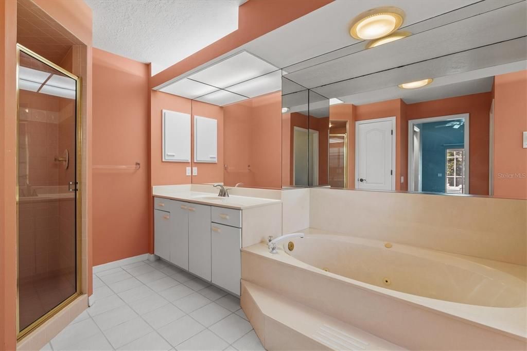 En Venta: $499,000 (3 camas, 2 baños, 2294 Pies cuadrados)