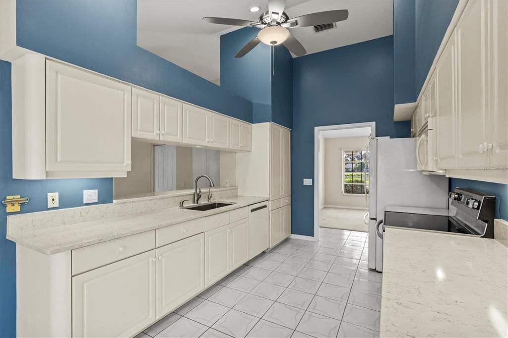 En Venta: $499,000 (3 camas, 2 baños, 2294 Pies cuadrados)