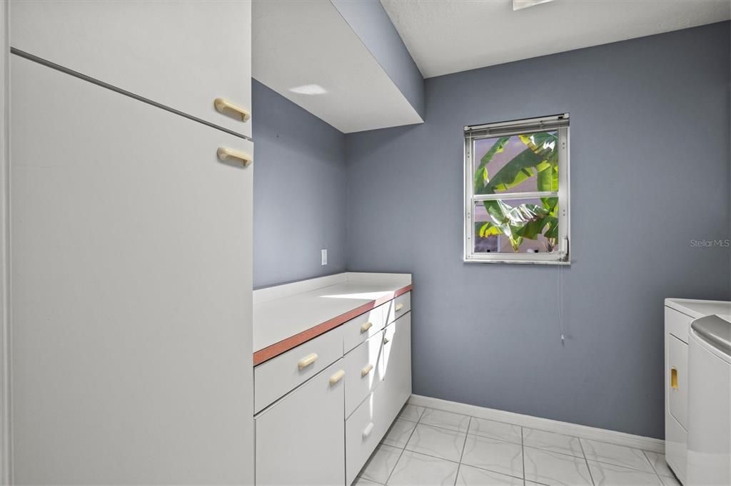 En Venta: $499,000 (3 camas, 2 baños, 2294 Pies cuadrados)