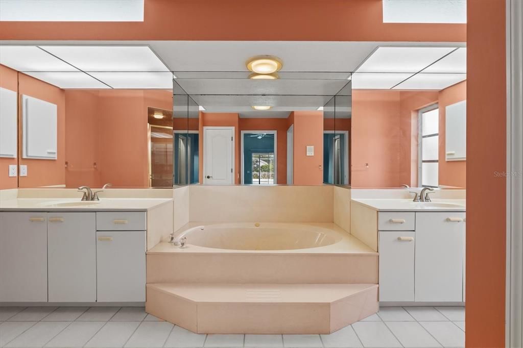 En Venta: $499,000 (3 camas, 2 baños, 2294 Pies cuadrados)