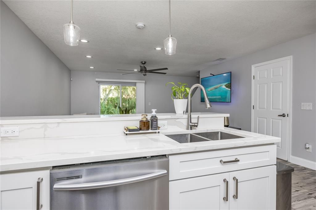 出租: $2,150 (3 贝兹, 2 浴室, 1536 平方英尺)