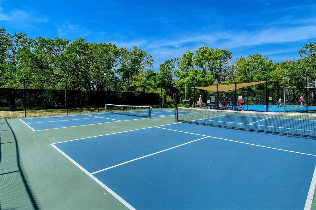 For Sale: $439,000 (2 beds, 2 baths, 1693 Square Feet)