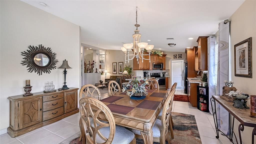 For Sale: $439,000 (2 beds, 2 baths, 1693 Square Feet)