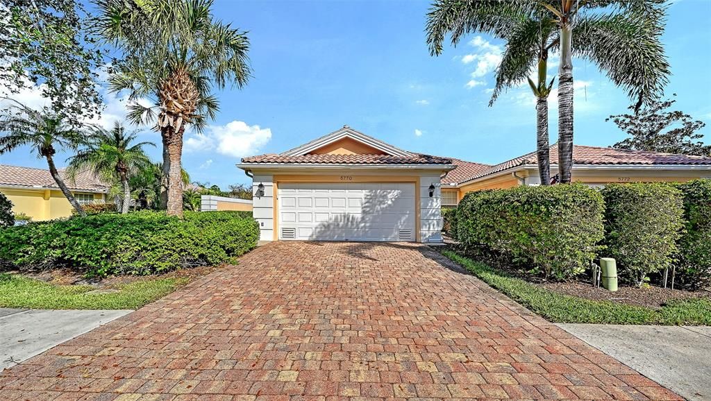 For Sale: $439,000 (2 beds, 2 baths, 1693 Square Feet)