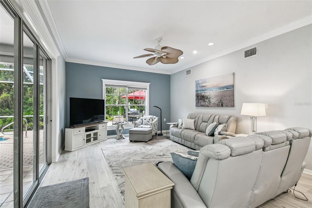 待售: $585,000 (3 贝兹, 2 浴室, 2407 平方英尺)