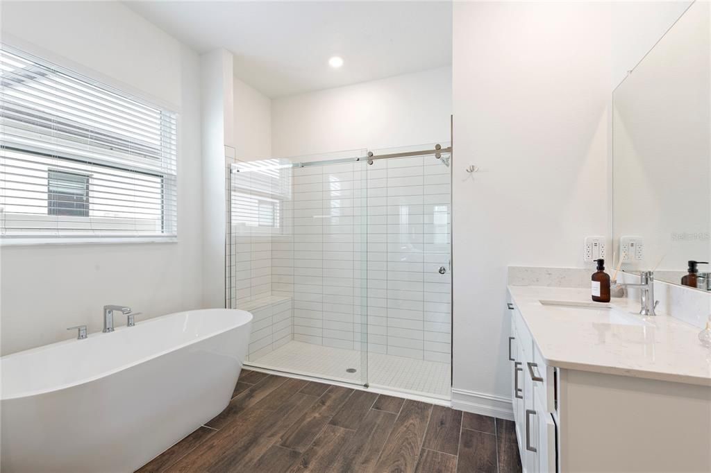 待售: $618,000 (4 贝兹, 3 浴室, 2640 平方英尺)