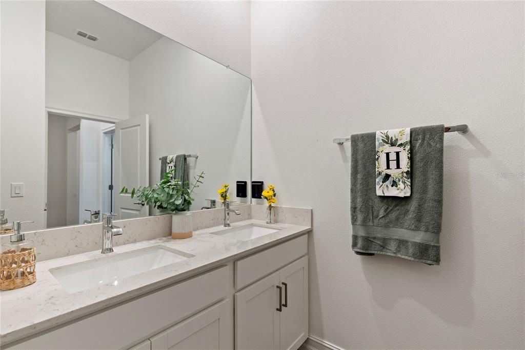 待售: $618,000 (4 贝兹, 3 浴室, 2640 平方英尺)