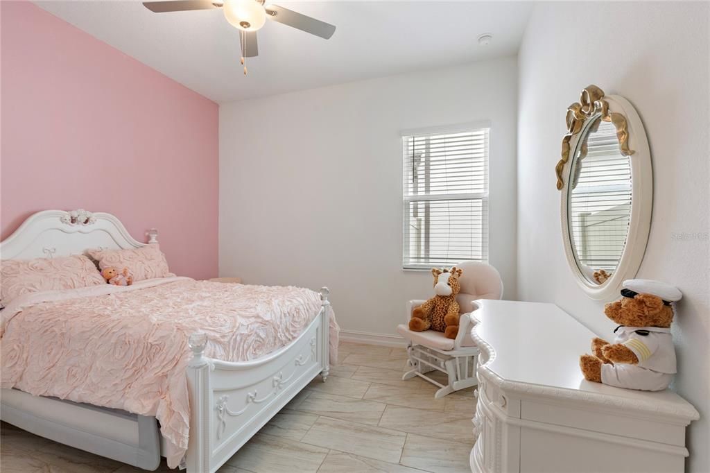 待售: $618,000 (4 贝兹, 3 浴室, 2640 平方英尺)