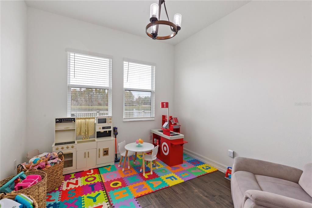 待售: $618,000 (4 贝兹, 3 浴室, 2640 平方英尺)