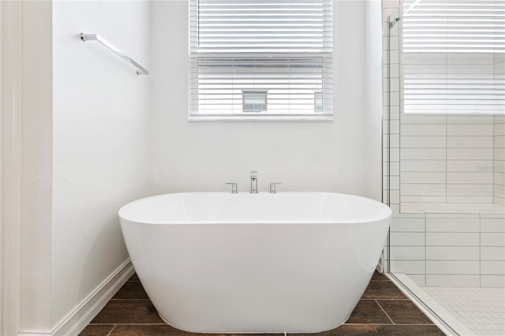 待售: $618,000 (4 贝兹, 3 浴室, 2640 平方英尺)