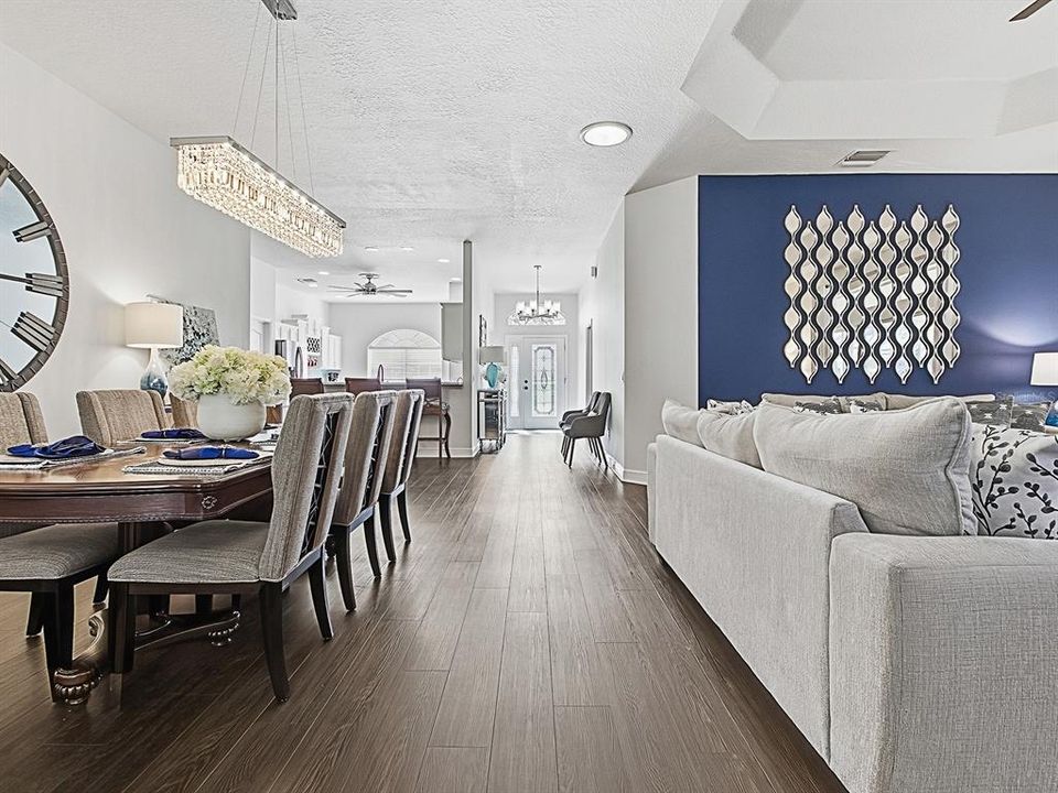 合同活跃: $495,000 (3 贝兹, 2 浴室, 2310 平方英尺)