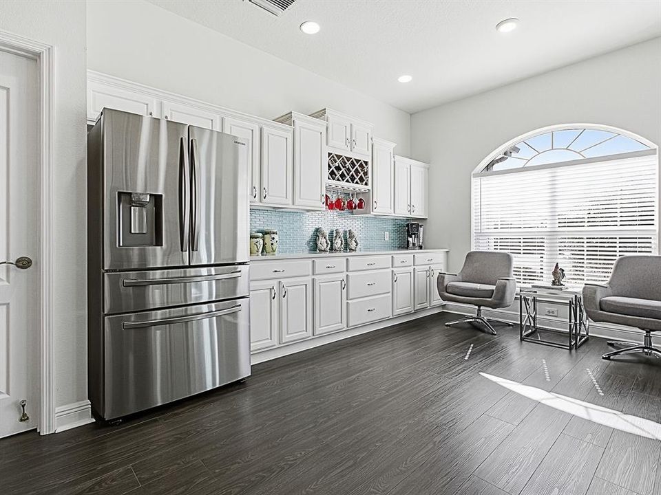 合同活跃: $495,000 (3 贝兹, 2 浴室, 2310 平方英尺)