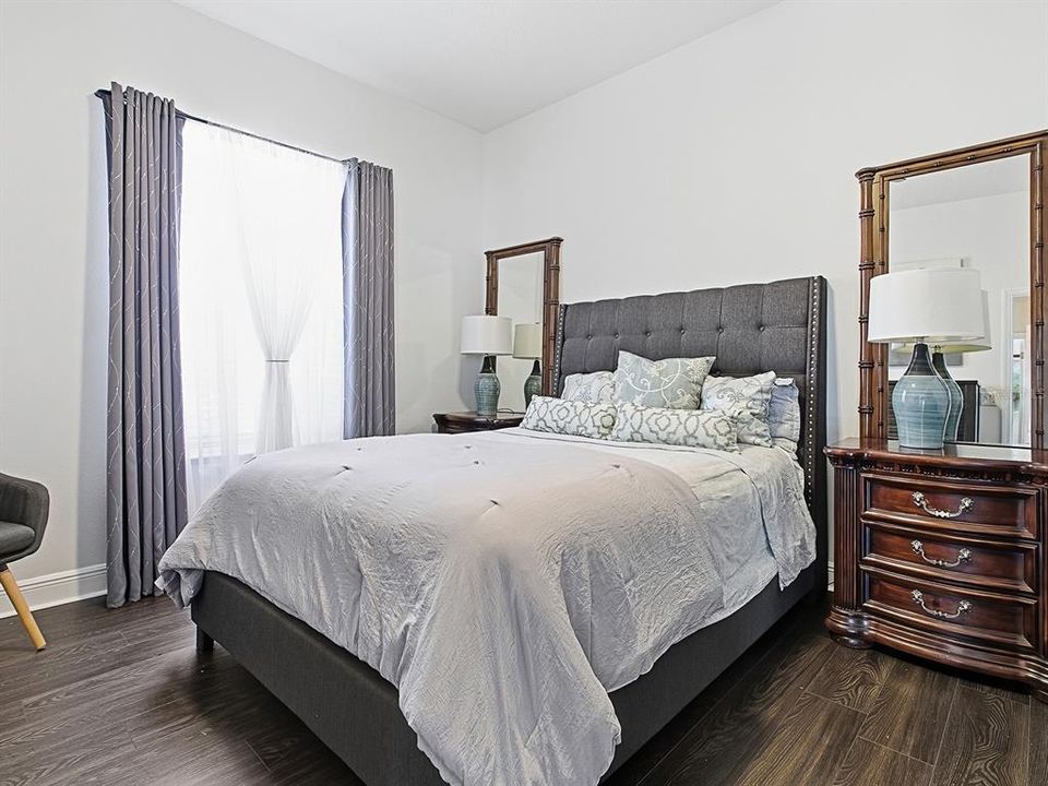 合同活跃: $495,000 (3 贝兹, 2 浴室, 2310 平方英尺)