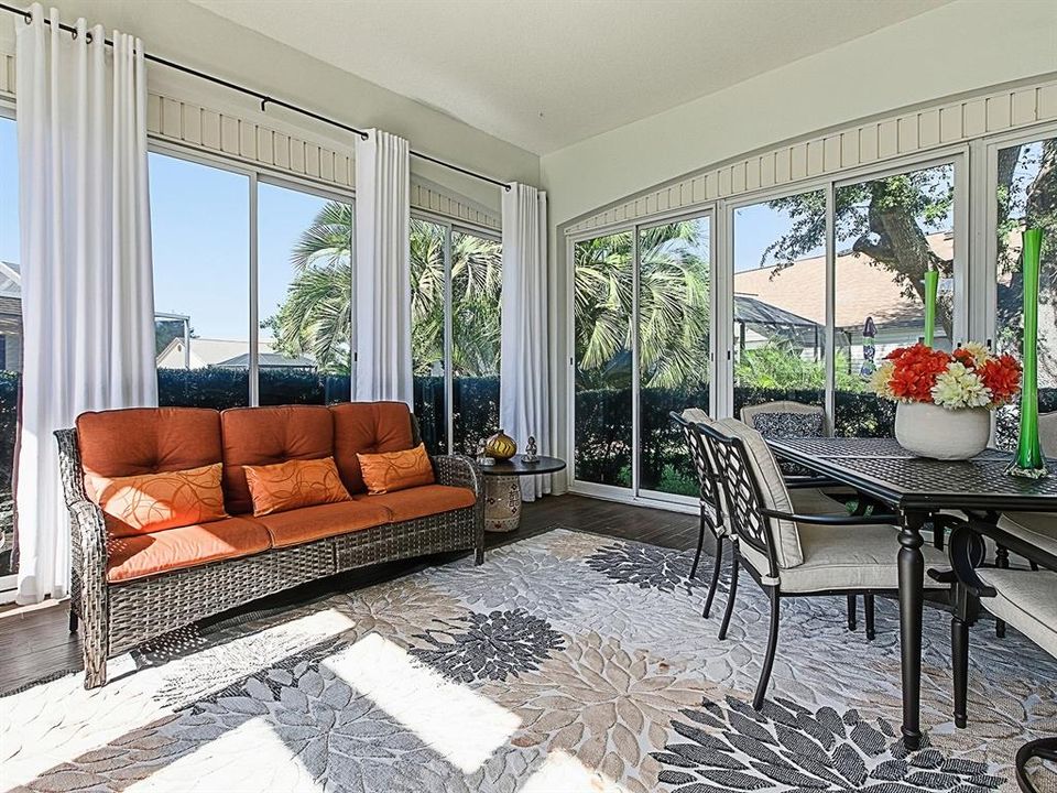 合同活跃: $495,000 (3 贝兹, 2 浴室, 2310 平方英尺)