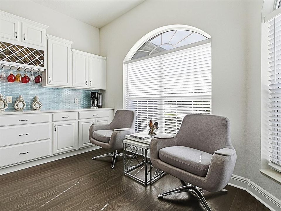 合同活跃: $495,000 (3 贝兹, 2 浴室, 2310 平方英尺)