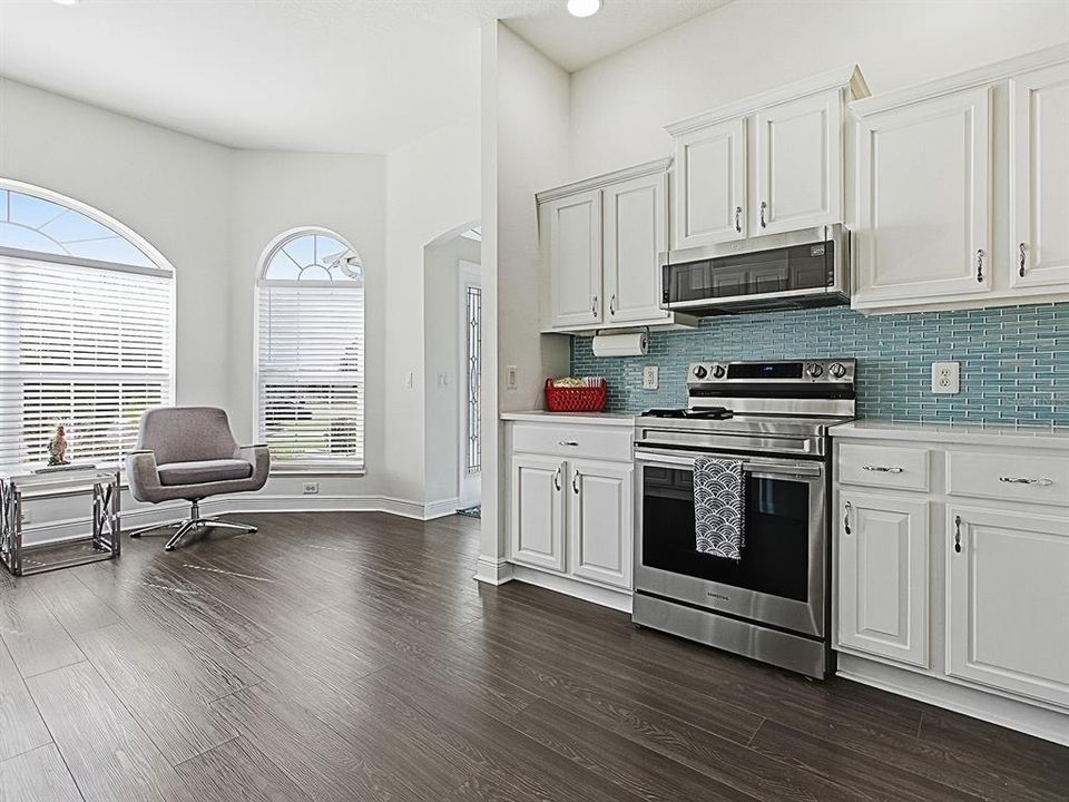 合同活跃: $495,000 (3 贝兹, 2 浴室, 2310 平方英尺)