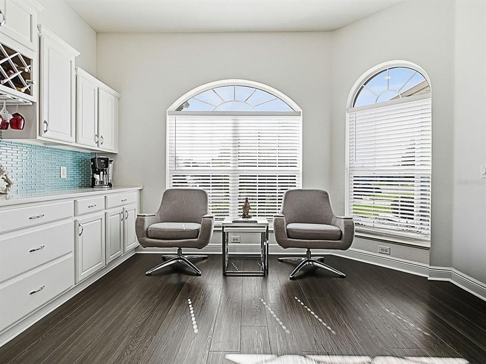 合同活跃: $495,000 (3 贝兹, 2 浴室, 2310 平方英尺)