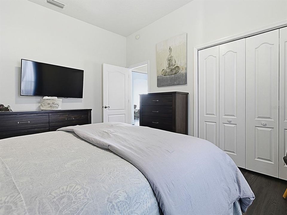 合同活跃: $495,000 (3 贝兹, 2 浴室, 2310 平方英尺)