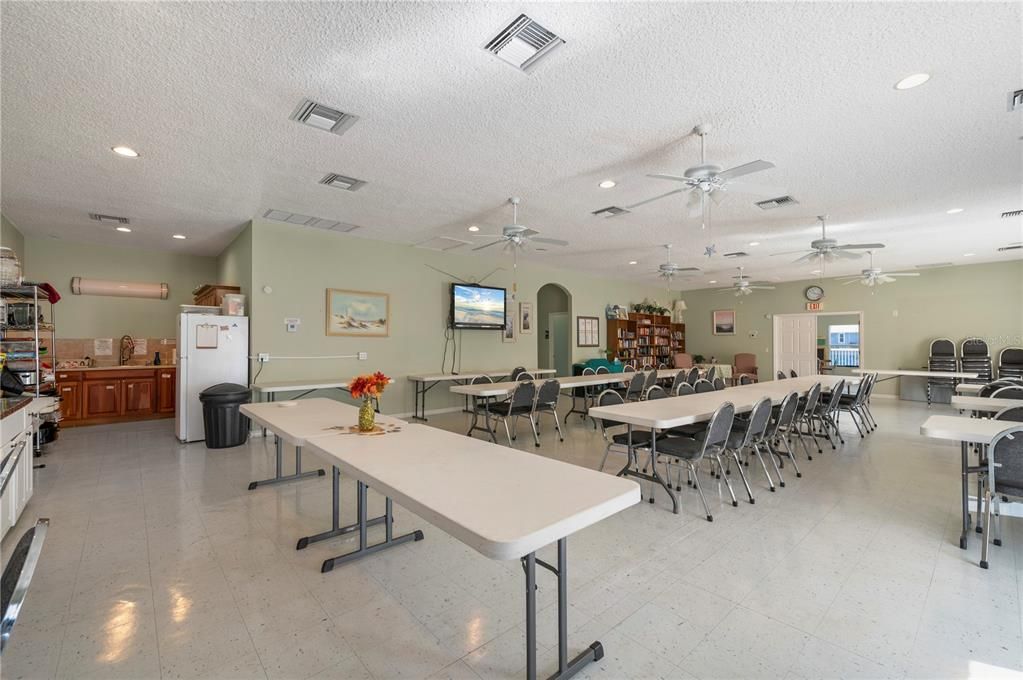 For Sale: $124,990 (2 beds, 2 baths, 840 Square Feet)