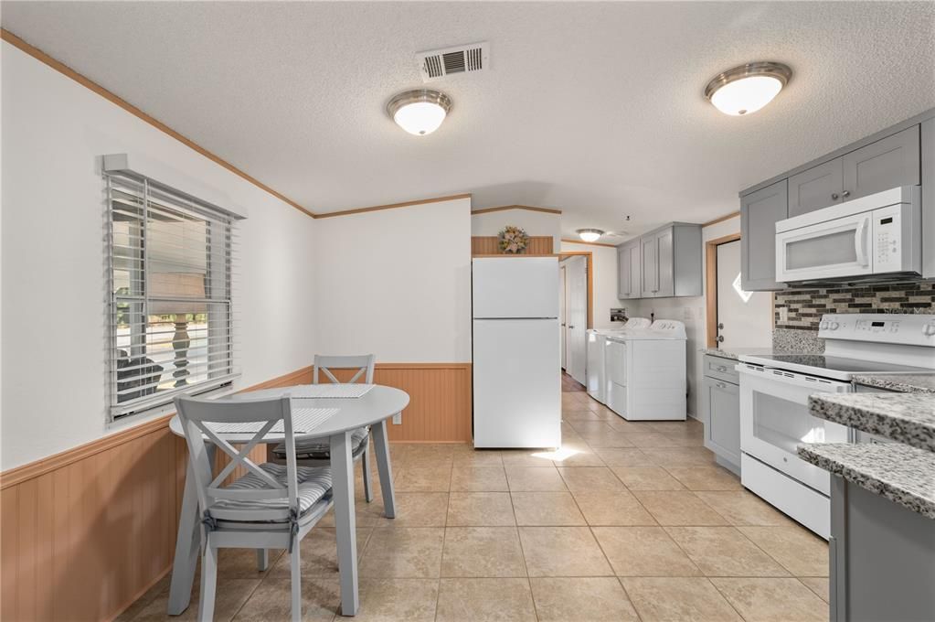 For Sale: $124,990 (2 beds, 2 baths, 840 Square Feet)