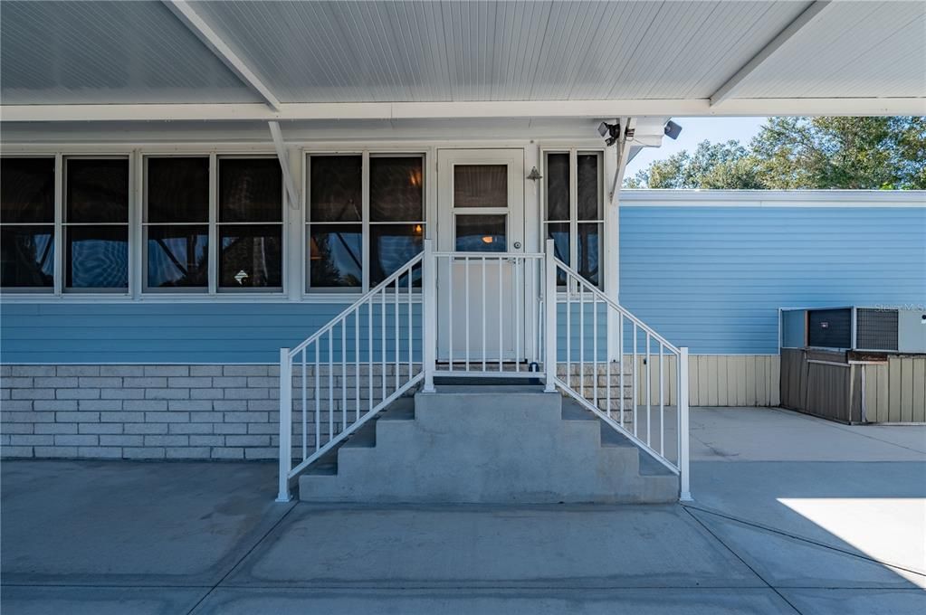 For Sale: $124,990 (2 beds, 2 baths, 840 Square Feet)