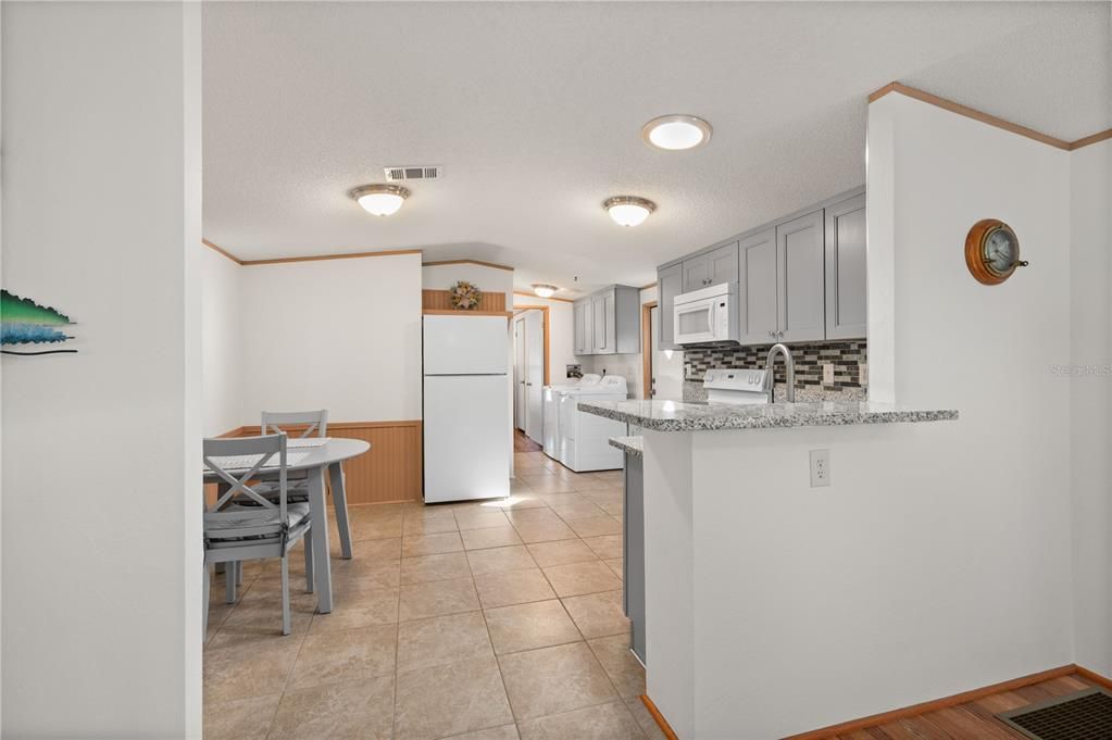 For Sale: $124,990 (2 beds, 2 baths, 840 Square Feet)