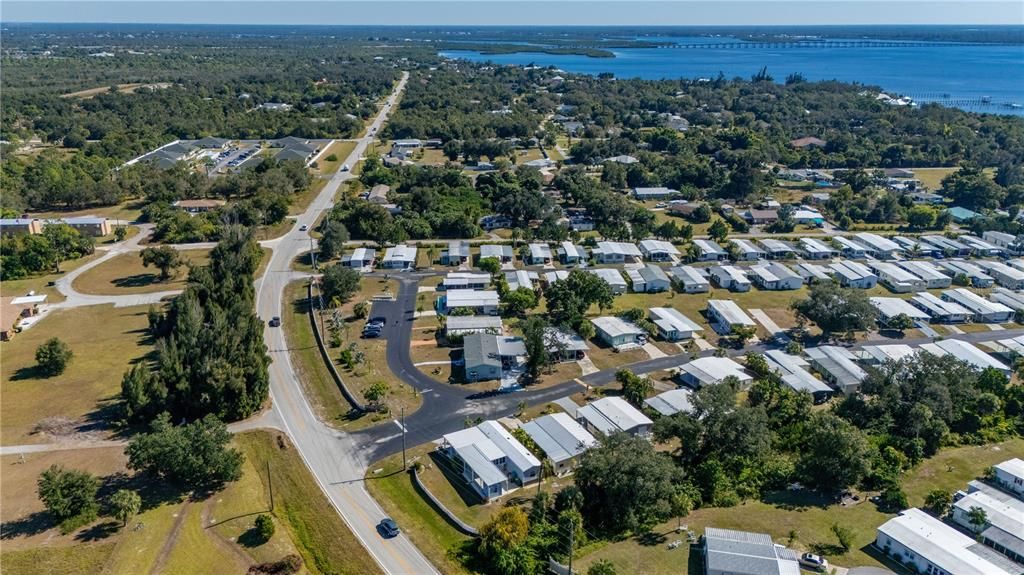 For Sale: $124,990 (2 beds, 2 baths, 840 Square Feet)