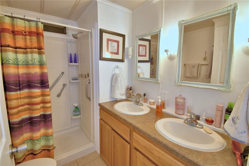 На продажу: $135,000 (2 спален, 2 ванн, 1056 Квадратных фут)