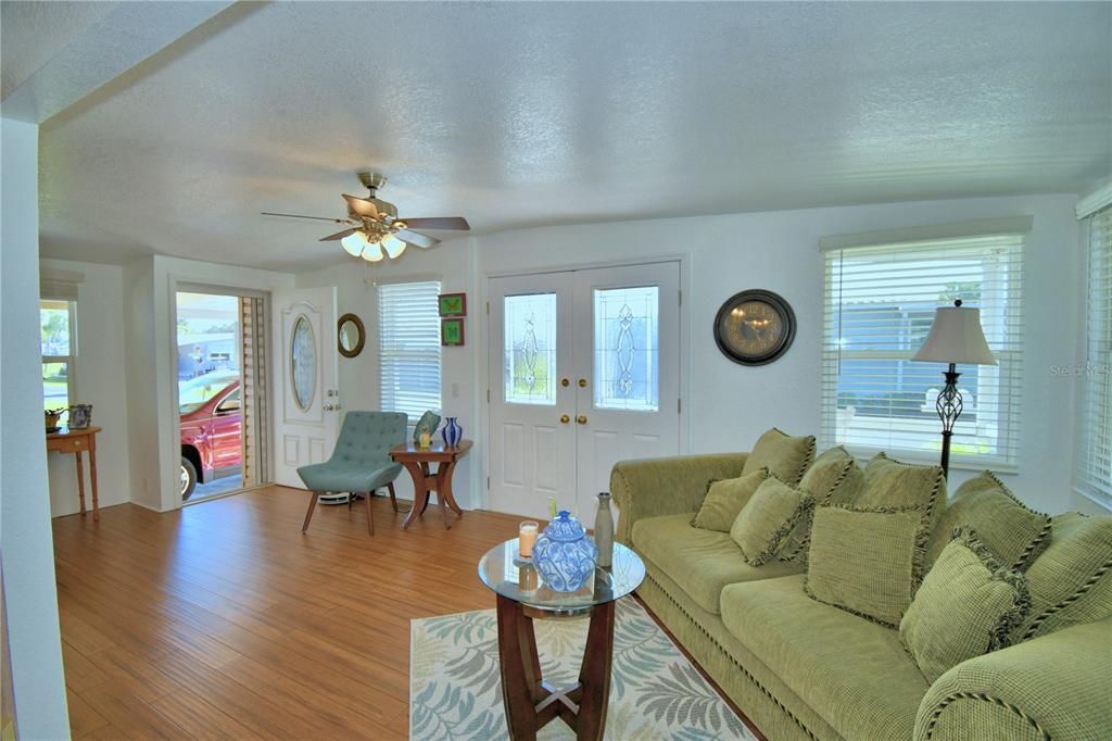 На продажу: $135,000 (2 спален, 2 ванн, 1056 Квадратных фут)