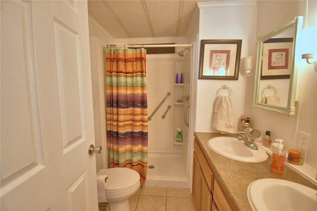 На продажу: $135,000 (2 спален, 2 ванн, 1056 Квадратных фут)