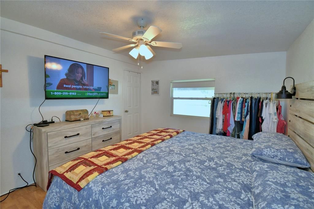 На продажу: $135,000 (2 спален, 2 ванн, 1056 Квадратных фут)