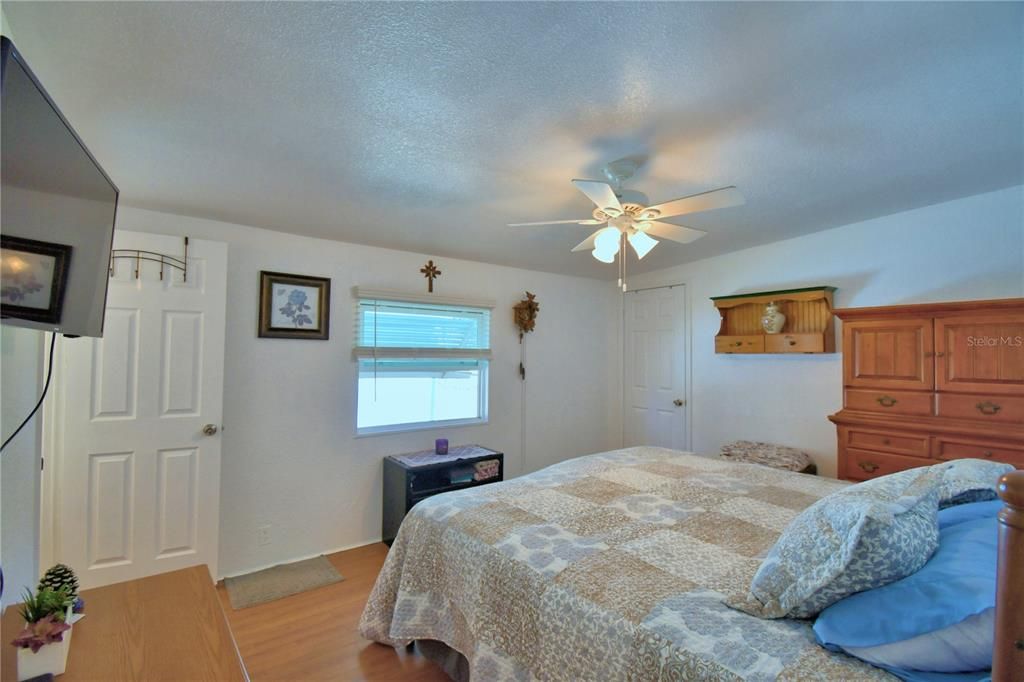 На продажу: $135,000 (2 спален, 2 ванн, 1056 Квадратных фут)