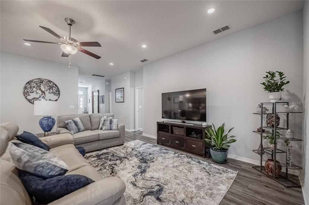 Active With Contract: $389,000 (4 beds, 2 baths, 2021 Square Feet)